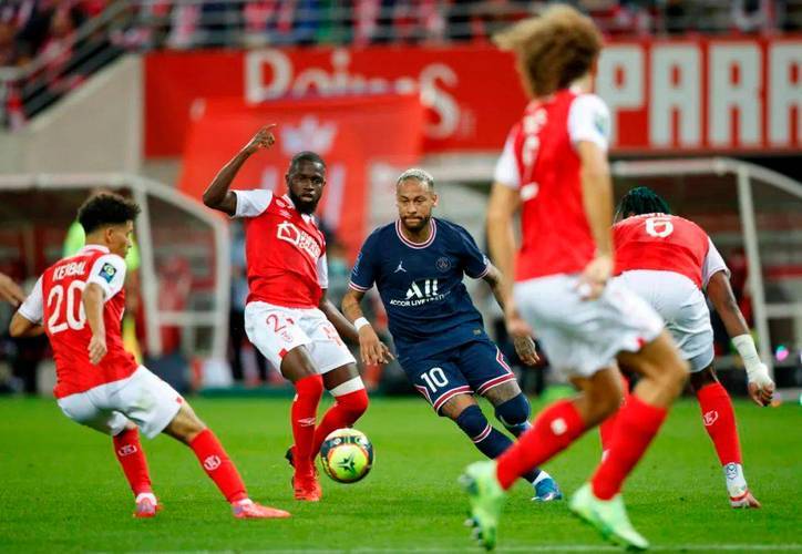 法甲欧战保级两极战!朗斯主场碾压洛里昂,保级队能逃降级危机吗?